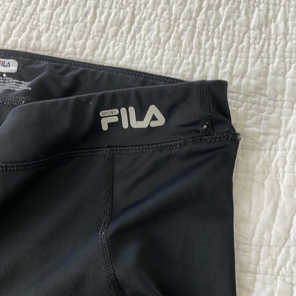 FILA Sport Performance Cropped Leggings – Women’s Size M - Picture 4 of 7